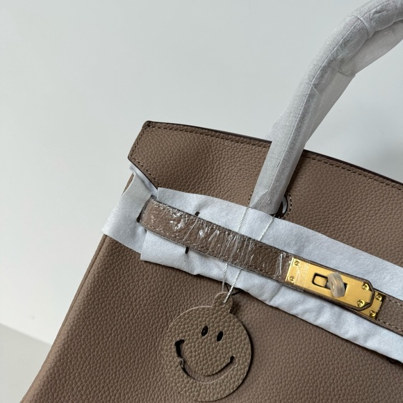 Etoupe Pebble Leather 30 Leather Bag Belted Lock Key Satchel w/ Gold Hardware C1 - Picture 4 of 16